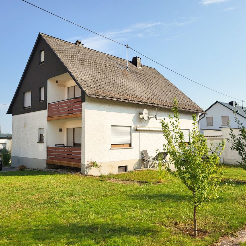 Neuwertige teilmöblierte Dachgeschosswohnung in Nentershausen mit Balkon! - Foto 1