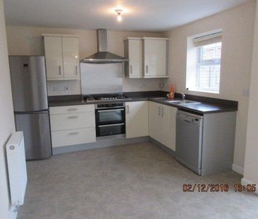 3 bedroom detached house to rent - Photo 4