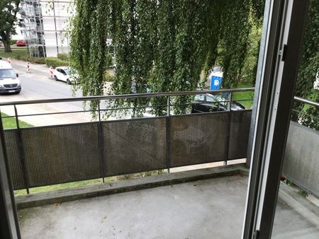 Komplett renovierte 2,5-Zimmer-Wohnung mit Balkon - Photo 4