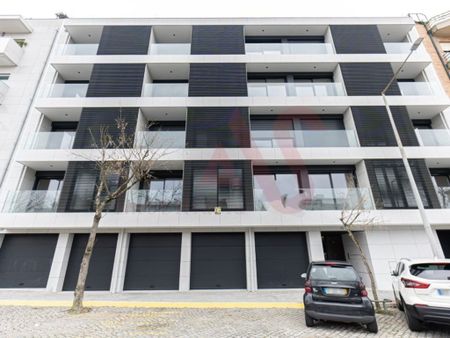 3 room luxury Flat for rent in Matosinhos, Distrito do Porto - Photo 2