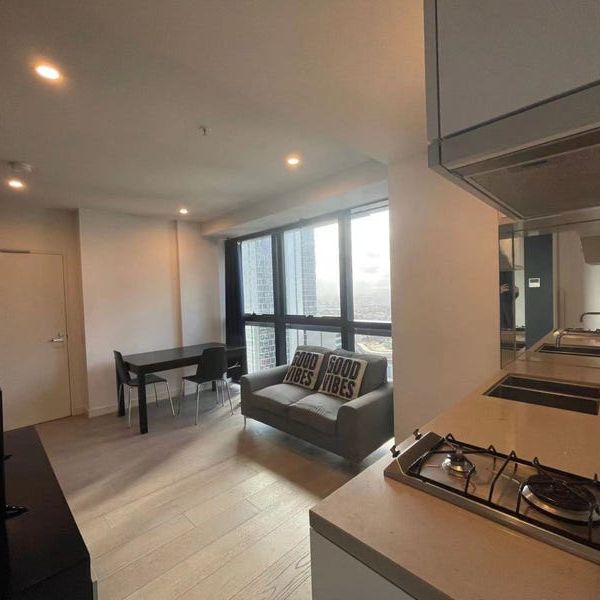 Furnished 2 Bedroom Apartments with City View in Central Location! - Photo 1