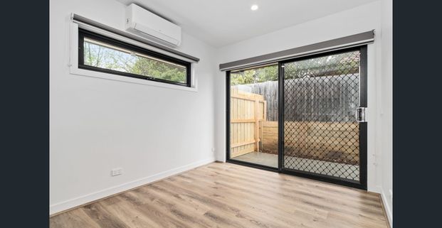 Brand New Rooming House ! - All Utilities Included And A Large Private Courtyard - Photo 1