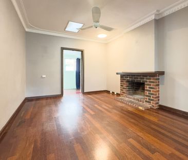 Prime Mosman Park Location - Between the River and the Sea - Photo 2