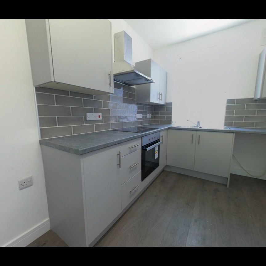 2 Bed Maisonette, Austhorpe Road, LS15 - Photo 1