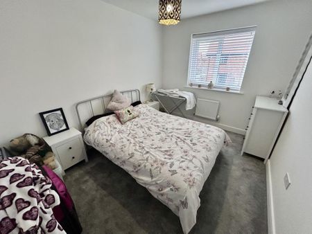 3 bedroom semi-detached house to rent - Photo 5