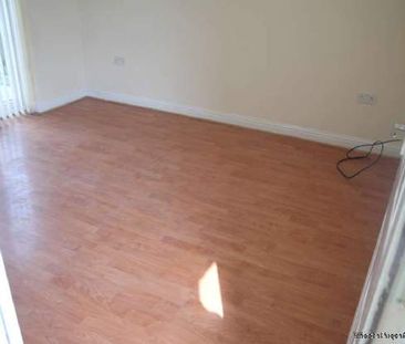 2 bedroom property to rent in Ashton Under Lyne - Photo 4