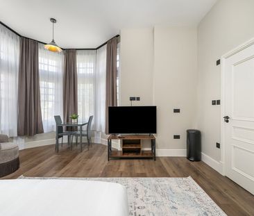 Chatsworth Road - Photo 1