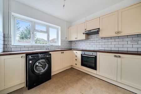 2 bedroom maisonette to rent - Photo 4