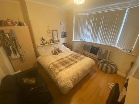 3 bedroom private hall to rent - Photo 3