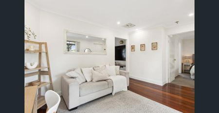 STUNNING THREE BEDROOM HOME - Photo 4