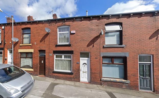 Huxley Street, Bolton BL1, London - Photo 1