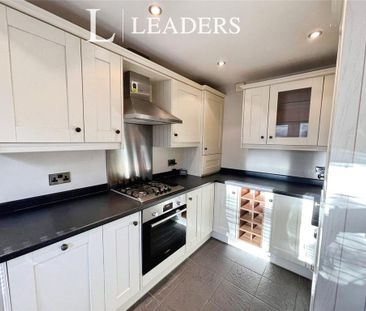 3 bedroom detached house to rent - Photo 4