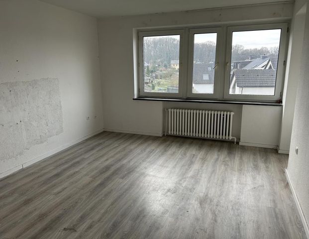 2 Zimmer Wohnung mit Balkon im 3. Obergeschoss -für Heimwerker- - Foto 1