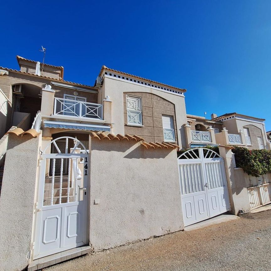 Alquiler de casa o chalet independiente en Aguas Nuevas - Photo 1