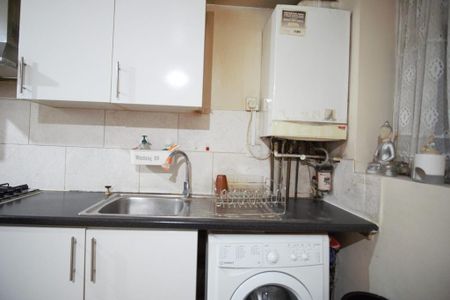 5 bedroom semi-detached house to rent - Photo 5