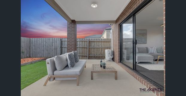Space, Design & Location! – Your Ideal Family Home in Melton South - Photo 1