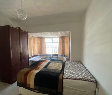 1 bedroom in a house share to rent - Photo 1