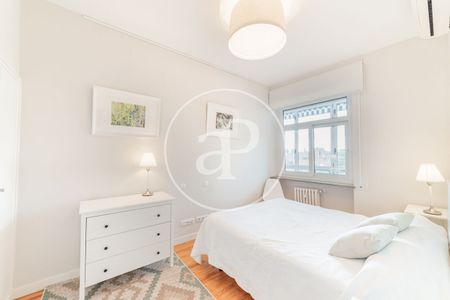 Flat for rent in calle Segre. - Photo 2