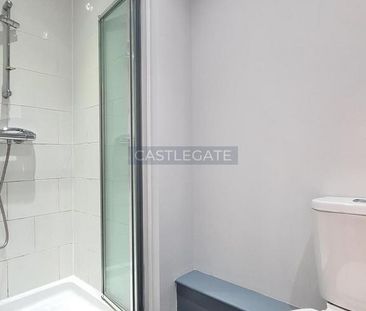 1 bedroom in a flat share to rent - Photo 5