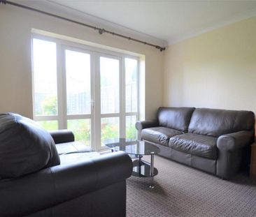 5 bedroom end of terrace house to rent - Photo 2