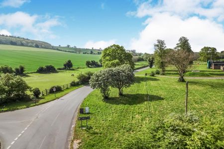 2 bedroom semi-detached house to rent - Photo 3