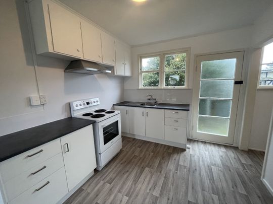 Fully Renovated 2 Beddy - Photo 1