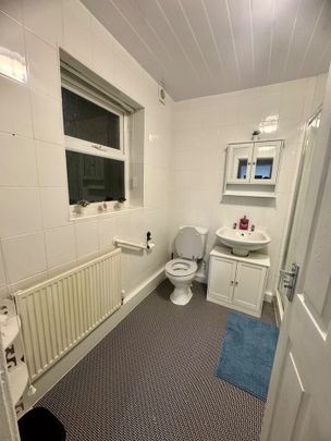 Room in a Shared House, Miranda Rd, L20 - Photo 1