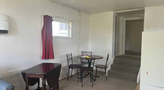 Downstairs Flat - Photo 1