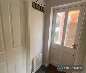 3 bedroom end of terrace house to rent - Photo 4