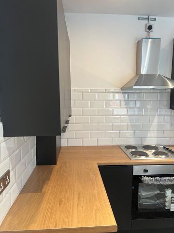 3 Bed Terraced House, Haddon Street, M6 - Photo 3