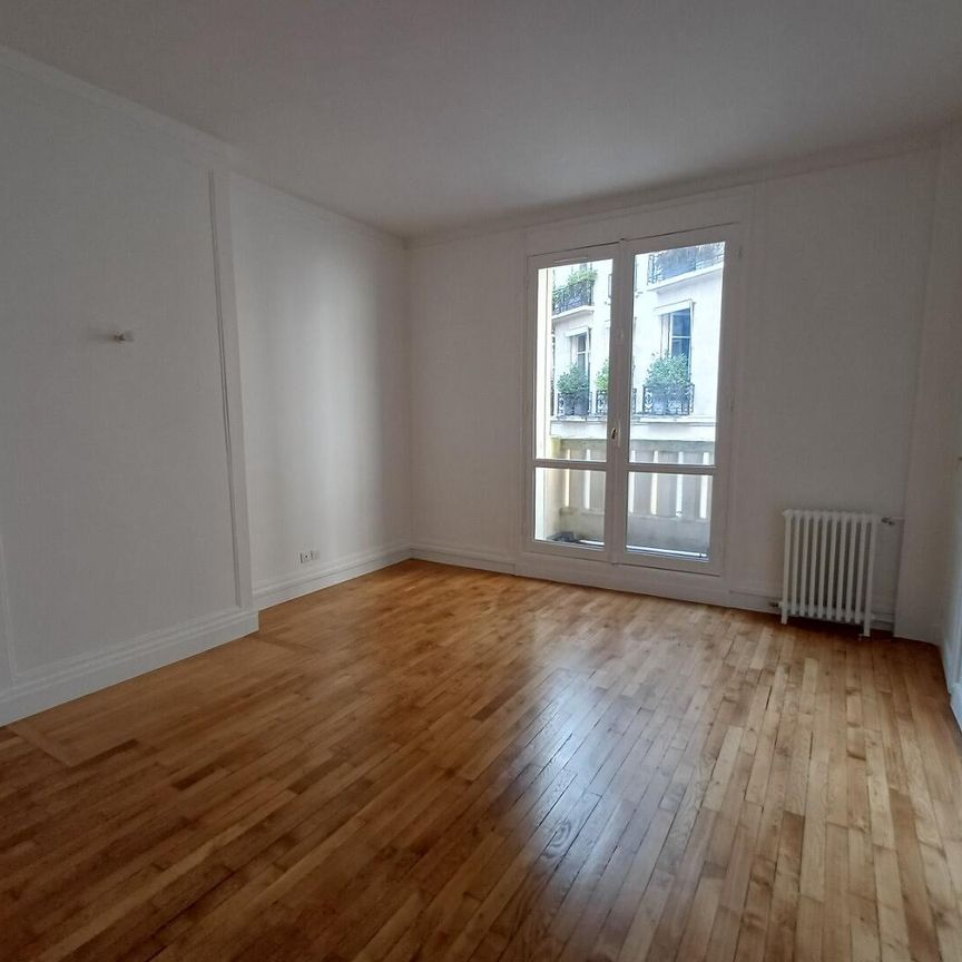 location Appartement T7 DE 309.7m² À PARIS - Photo 1