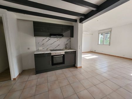 EXCLUSIVITE A AVIGNON MONTFAVET - LOCATION APPARTEMENT TYPE 2 BIS DE 62 M² DANS IMPASSE AU CALME PROCHE COMMERCES A PIED - Photo 5