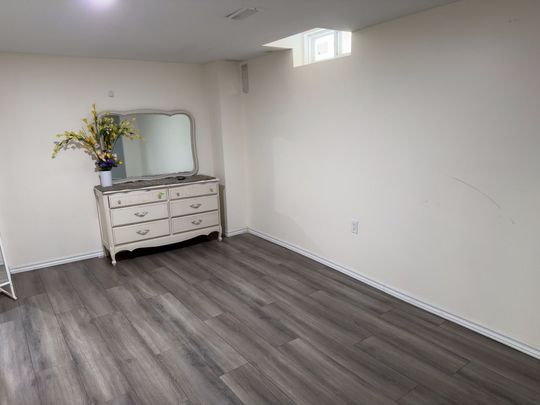 For Lease - 118 Blackwell Crescent Unit# Bsmt, Bradford West Gwillimbury, Ontario - Photo 1