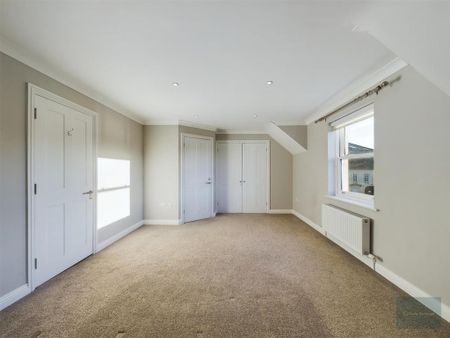 2 bedroom maisonette to rent - Photo 2