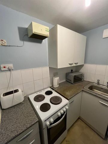 1 bedroom flat to rent - Photo 4