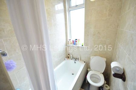 4 Bedroom Mid Terraced House for rent in Harold Grove - Photo 4