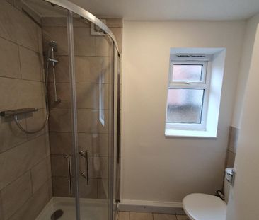 Room in a Shared House, Clovelly Road, SO14 - Photo 1