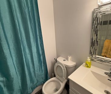 For Lease - 24 Medley Lane, Ajax, Ontario - Photo 3