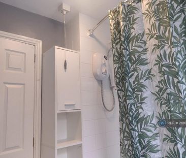 3 bedroom detached house to rent - Photo 2