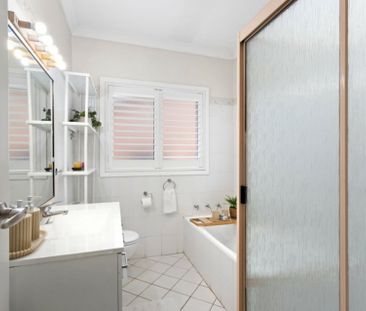 Spacious 1 Bedroom Flat - Water included! - Photo 4