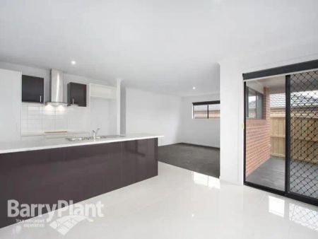 “Contemporary Family Living in a Prime Pakenham Location” - Photo 5
