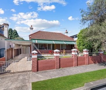 Charming Family Home in a Prime, Peaceful Location - Photo 4