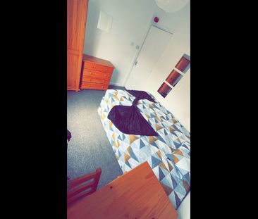 Room in a Shared House, Chester Street, BS5 - Photo 3
