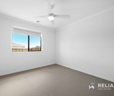 Beautiful Family home in Brookfield - Photo 3