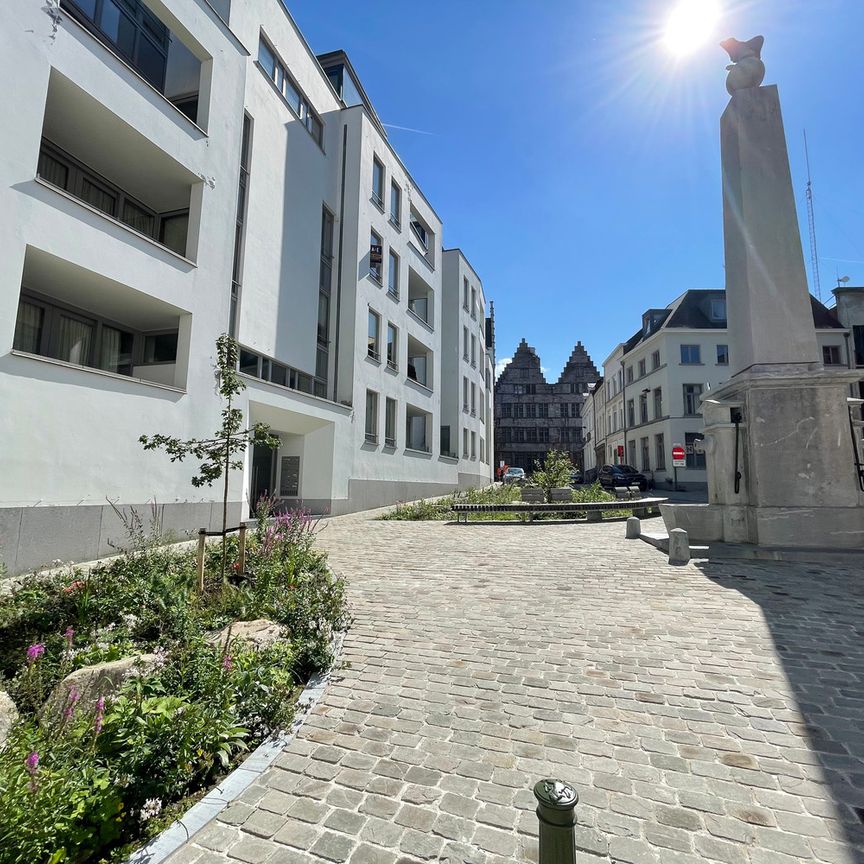 Luxueus appartement van ca. 167m², uniek gelegen in het hart van het historische centrum, op de Zandberg ! - Photo 1