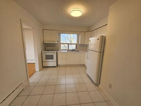 For Lease - 401 Winnett Avenue Unit# 5, Toronto, Ontario - Photo 2