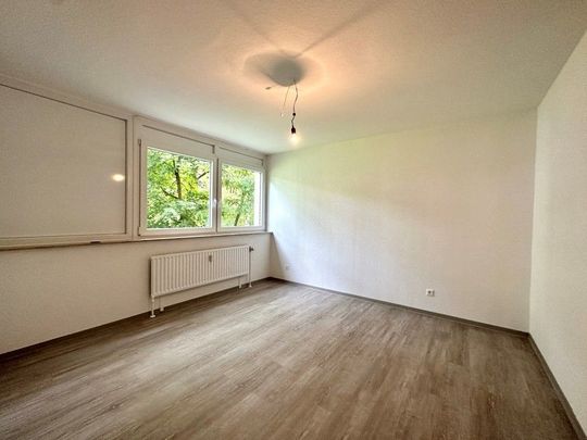 Neue Wohnung, neues Glück! Familienfreundliche 3 Zimmer Wohnung - Photo 1