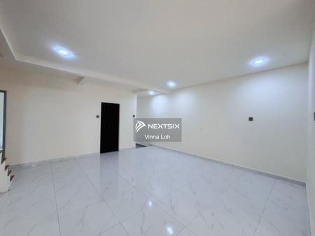 Austin Residence Double Storey Terrance - Photo 2