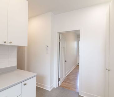 2068 Sherbrooke, Montréal, QC - Photo 2