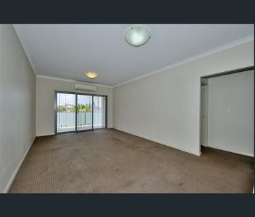 Modern 3x2 in the Heart of Midland - Photo 2
